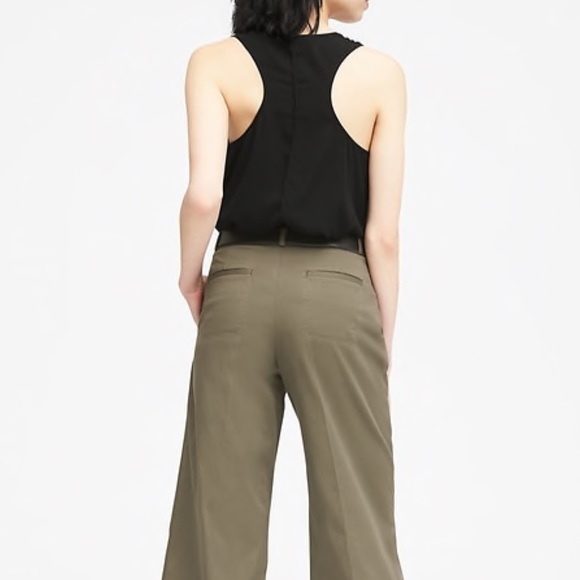 Banana Republic Washable Silk Crewneck Top - Picture 3 of 3